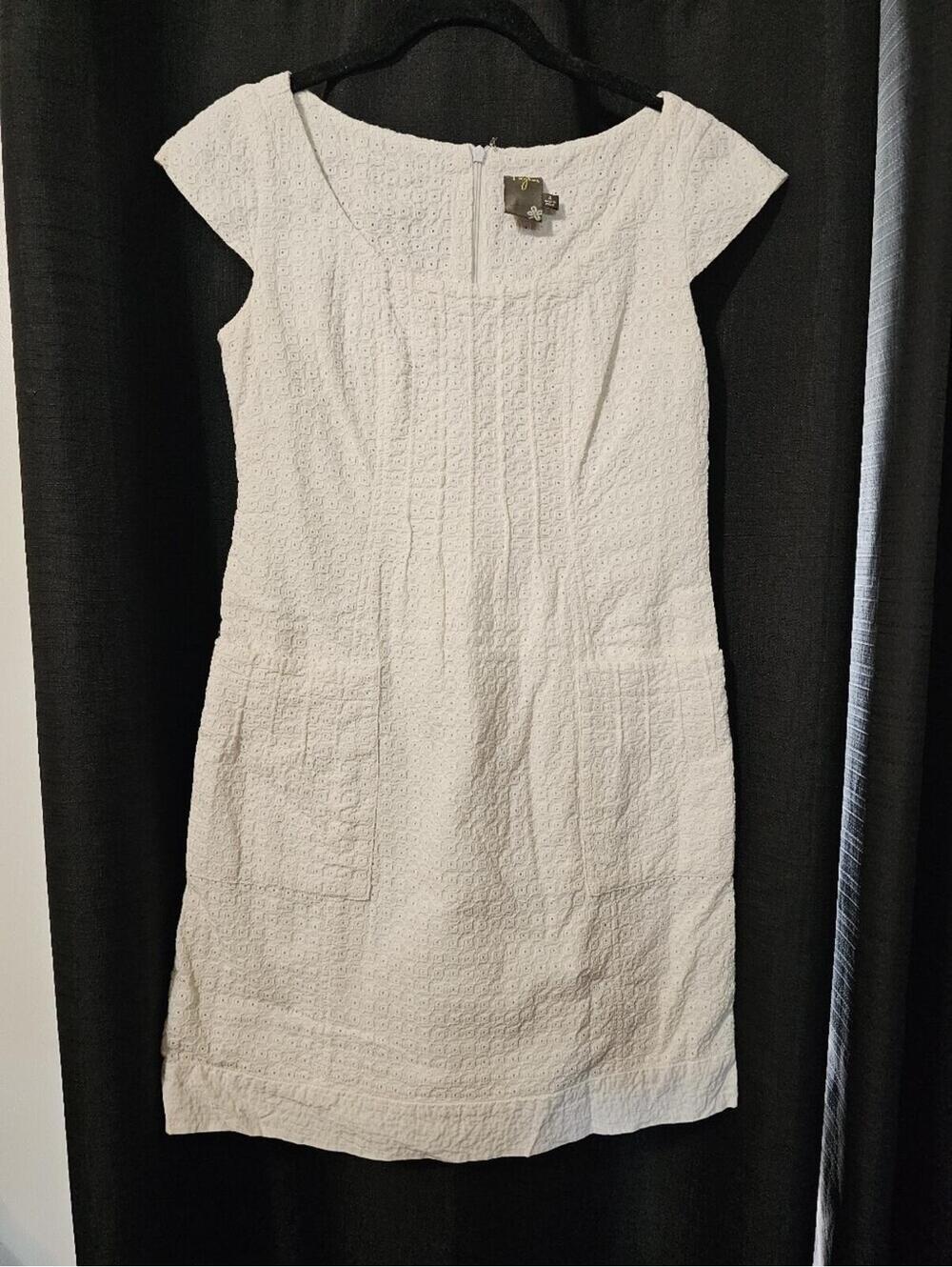 Taylor White Textured Cap-Sleeve Shift Dress with Patch Pockets